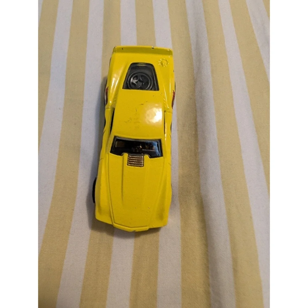 2010 Hot Wheels Blvd. Bruiser Yellow 